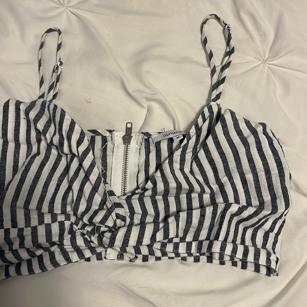 Olivaceous top